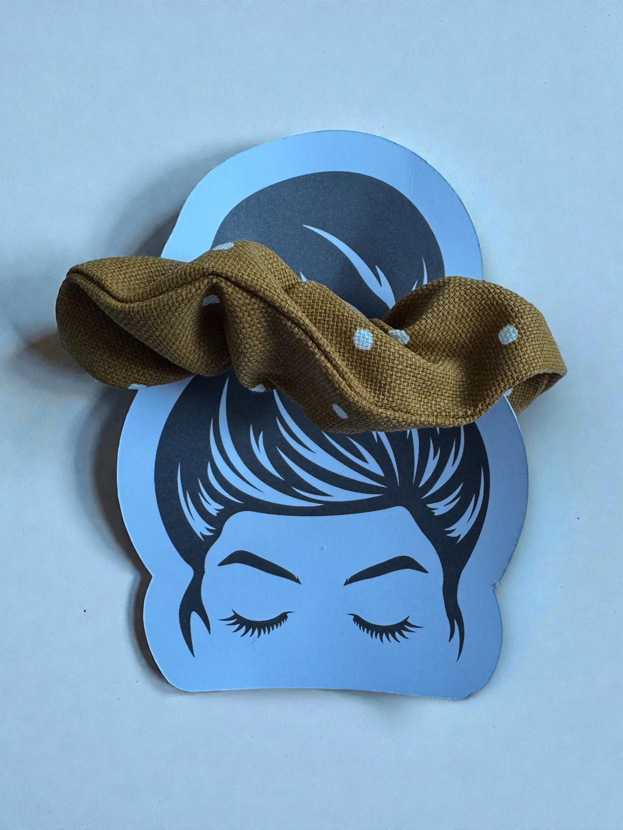 Hår scrunchie - varm brun med prikker